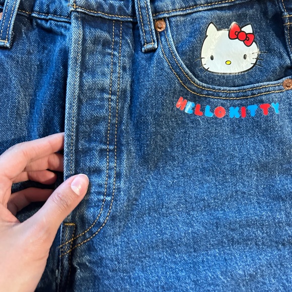 HELLO KITTY X LEVI JEANS - Picture 2 of 7